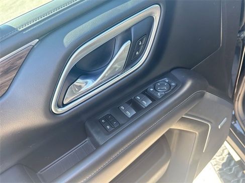 Used 2021 Chevrolet Tahoe Z71 w/ Z71 Signature Package image 19