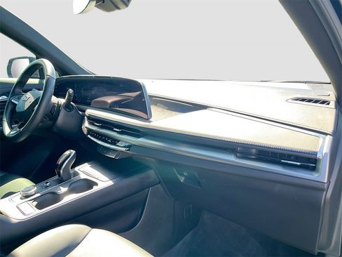 Used 2024 Cadillac XT4 Sport image 29