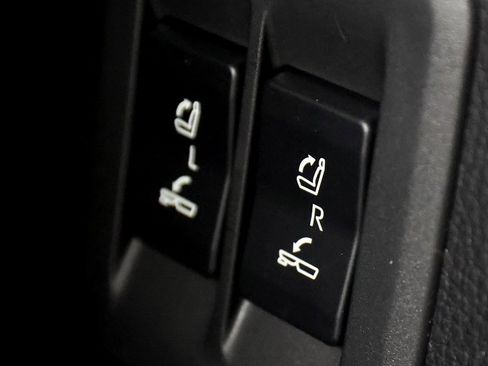 Used 2025 Lexus GX 550 image 14