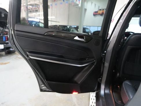 Used 2018 Mercedes-Benz GLS 550 4MATIC image 24