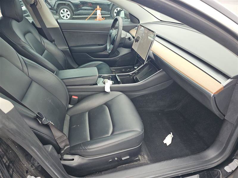 Used 2020 Tesla Model 3 Standard Range Plus RWD image 6