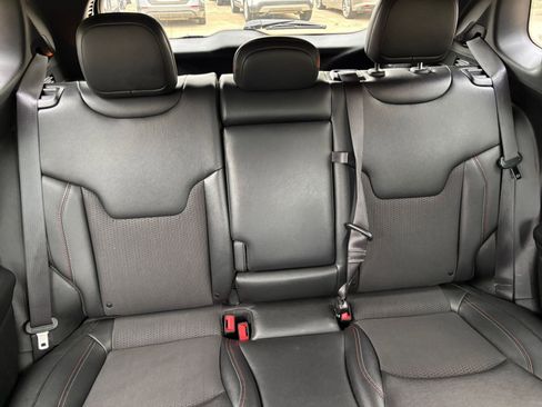 Used 2025 Jeep Compass Trailhawk image 41