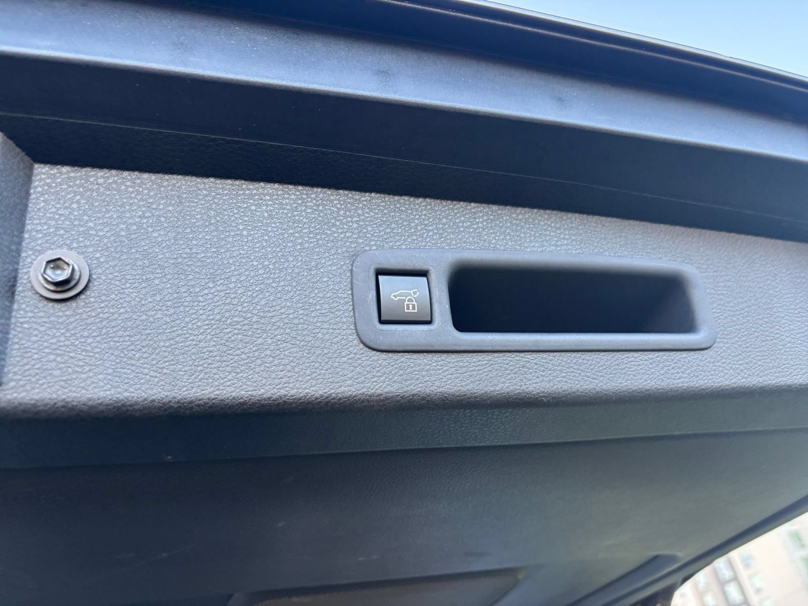 Used 2025 Toyota Sienna XLE FWD image 24