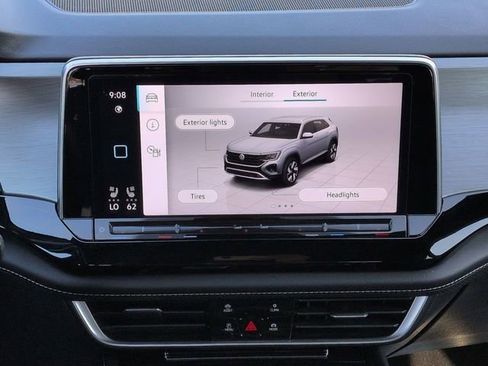 Used 2024 Volkswagen Atlas Cross Sport SE image 21