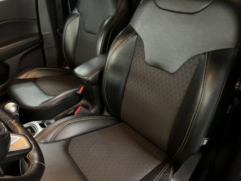 Used 2019 Jeep Compass Latitude w/ Popular Equipment Group image 18