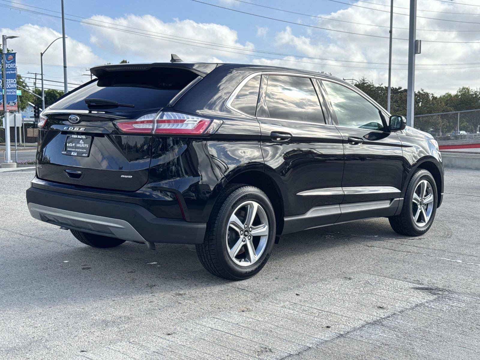 Used 2023 Ford Edge SEL w/ Convenience Package AWD/4WD image 3