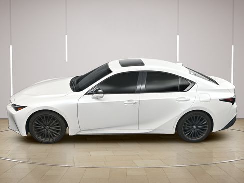 Used 2025 Lexus IS 300 w/ Premium Package RWD image 37