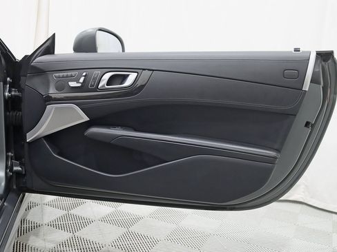 Used 2013 Mercedes-Benz SL 550 image 34