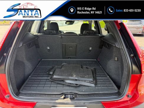 Used 2022 Volvo XC40 T5 R-Design AWD/4WD image 16