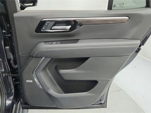 Used 2025 Chevrolet Tahoe Premier image 21