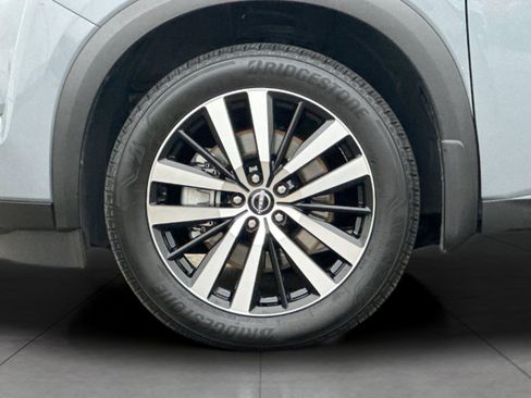 Used 2023 Nissan Pathfinder Platinum w/ Black Appearance Package image 26