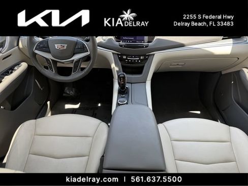 Used 2023 Cadillac XT5 Premium Luxury FWD image 12