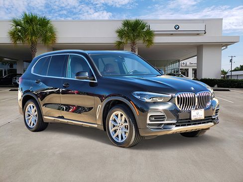 Used 2022 BMW X5 xDrive40i w/ Premium Package image 3
