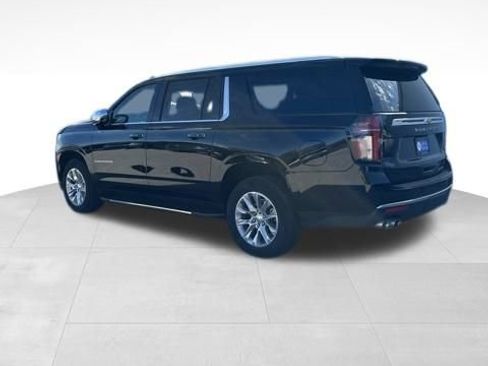 Used 2024 Chevrolet Suburban Premier image 5