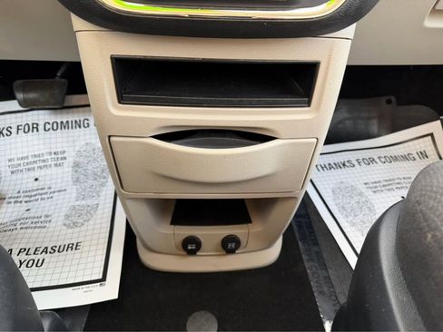 Used 2016 Dodge Grand Caravan American Value Package image 28