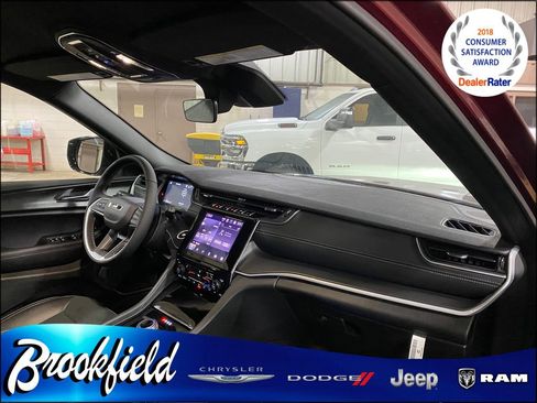 New 2025 Jeep Grand Cherokee L Altitude image 35