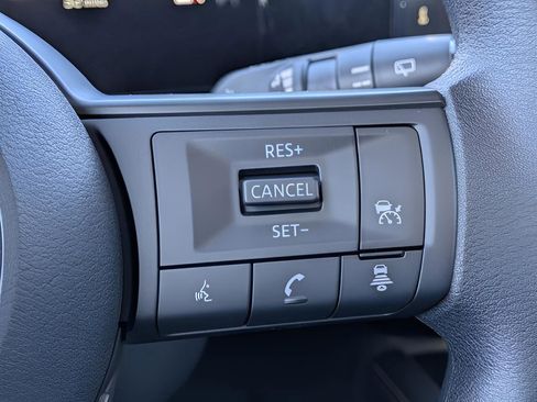 Used 2025 Nissan Kicks SV w/ SV Premium Package AWD/4WD image 15