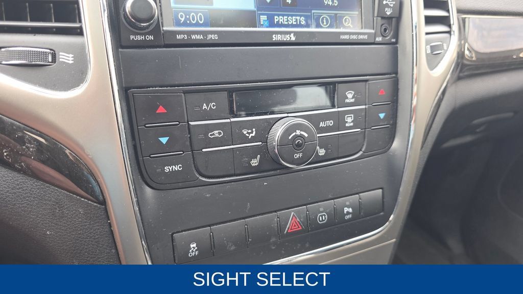 Used 2011 Jeep Grand Cherokee Laredo AWD/4WD image 19