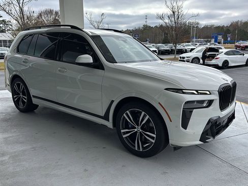 Used 2023 BMW X7 xDrive40i w/ Executive Package image 5