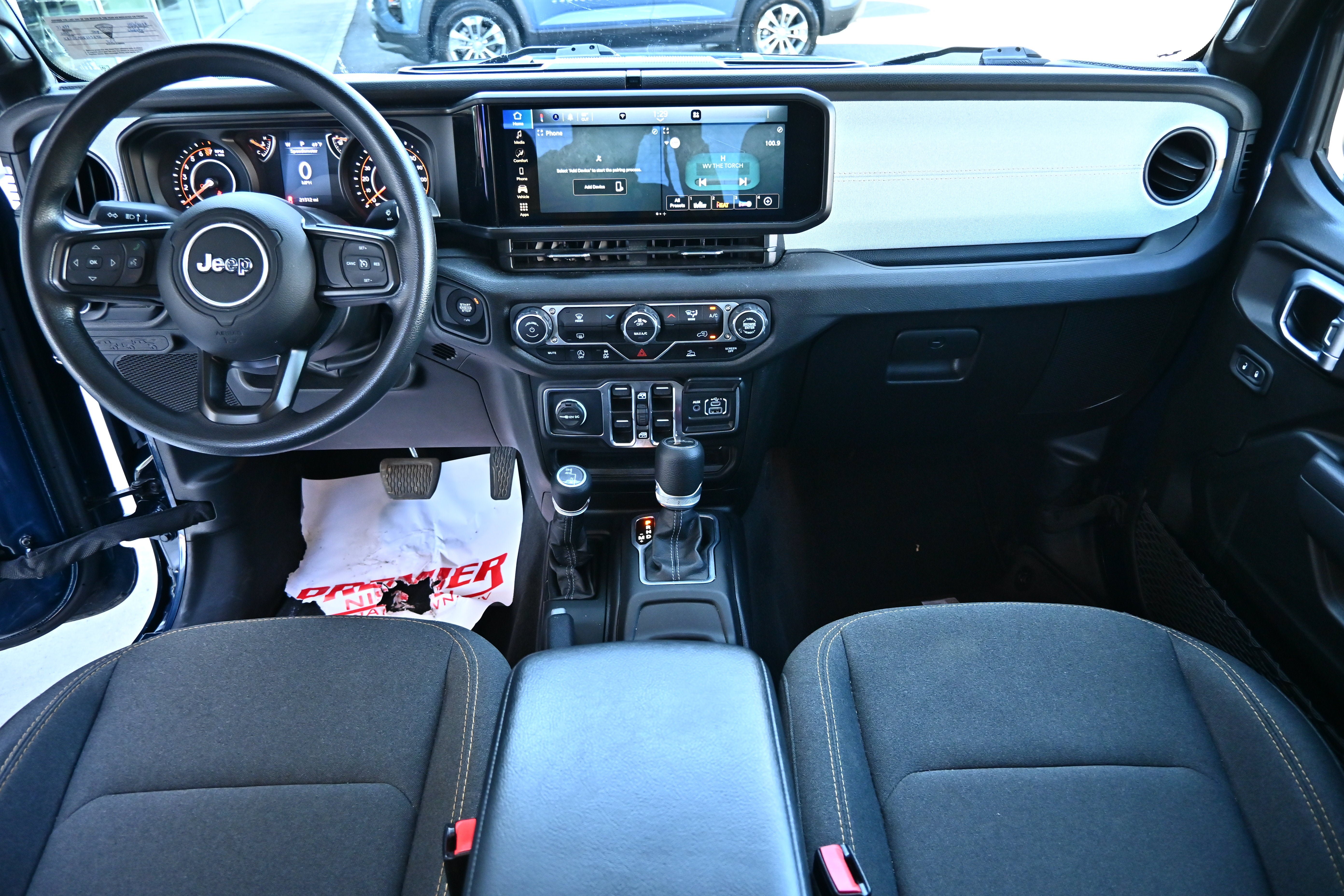 Used 2025 Jeep Gladiator Sport AWD/4WD image 15