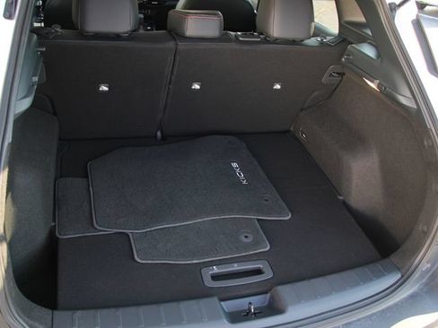 Used 2025 Nissan Kicks SR FWD image 12