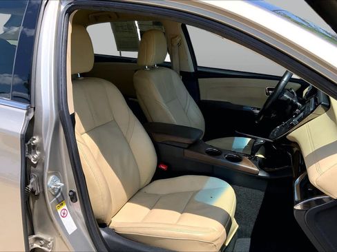 Used 2013 Toyota Avalon XLE FWD image 8