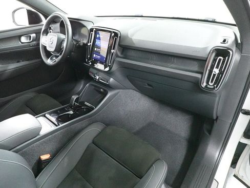 Used 2023 Volvo C40 P8 Recharge Plus AWD/4WD image 34