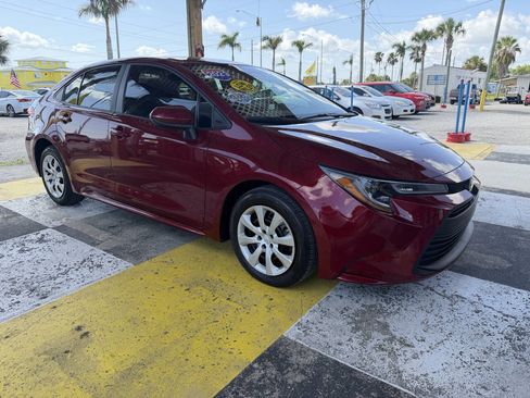 Used 2023 Toyota Corolla LE FWD image 3