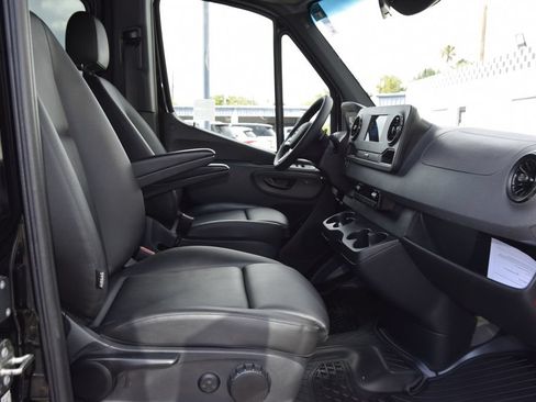 Used 2024 Mercedes-Benz Sprinter 2500 image 16