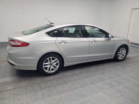 Used 2016 Ford Fusion SE image 10