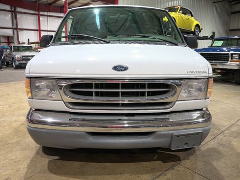 Used 1999 Ford E-150 and Econoline 150 RWD image 13