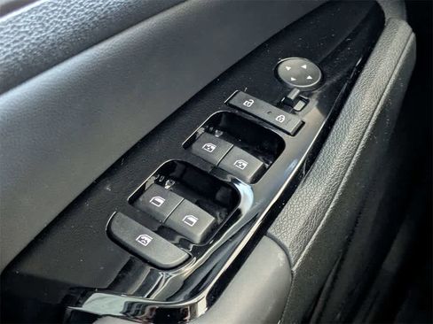 Used 2025 Kia Sportage EX image 29