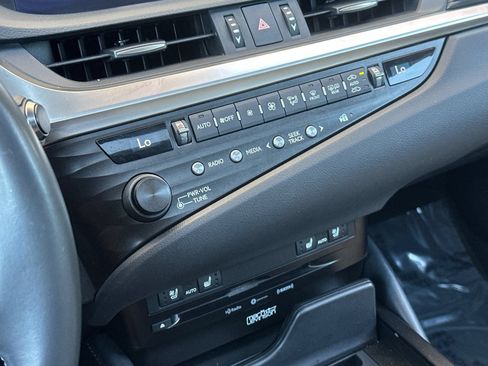 Used 2019 Lexus ES 350 w/ Premium Package FWD image 19