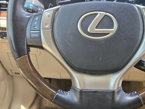 Used 2015 Lexus ES 350 w/ Premium Package FWD image 22