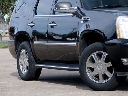 Used 2007 Cadillac Escalade 2WD w/ Information Package image 4