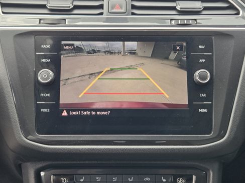 Used 2019 Volkswagen Tiguan SEL FWD image 28