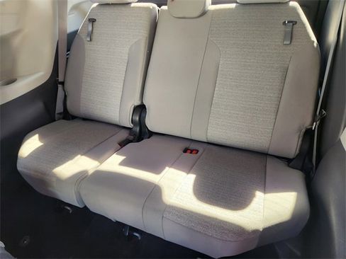 Used 2021 Toyota Sienna LE image 20
