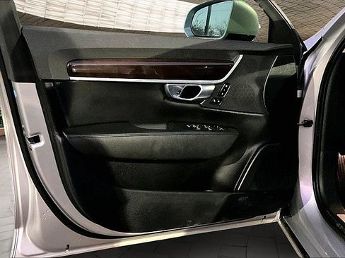 Used 2018 Volvo S90 T5 Momentum w/ Momentum Plus Package image 16