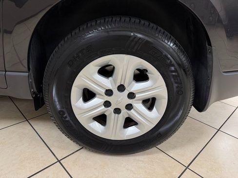 Used 2015 Chevrolet Traverse LS image 21