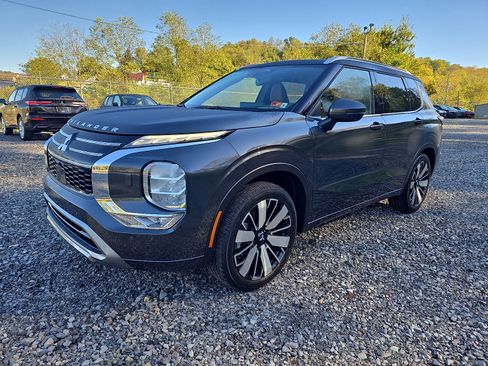 New 2025 Mitsubishi Outlander SEL image 9