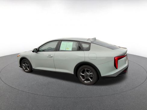 Used 2025 Kia K4 LXS image 10