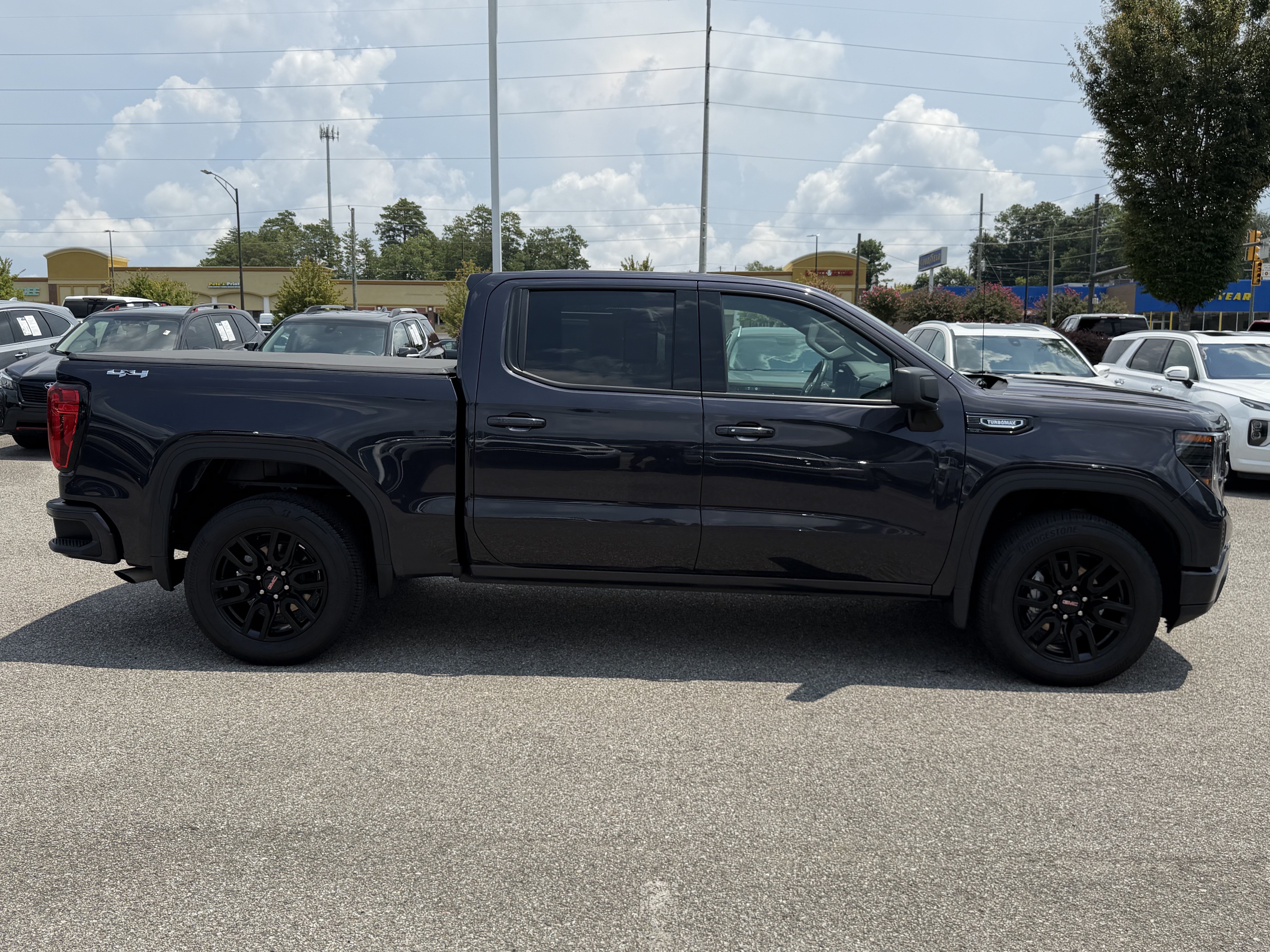 Used 2025 GMC Sierra 1500 Elevation AWD/4WD image 11
