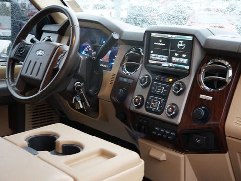 Used 2014 Ford F350 Lariat w/ Lariat Interior Package image 16
