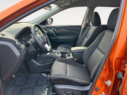 Used 2020 Nissan Rogue SV image 15