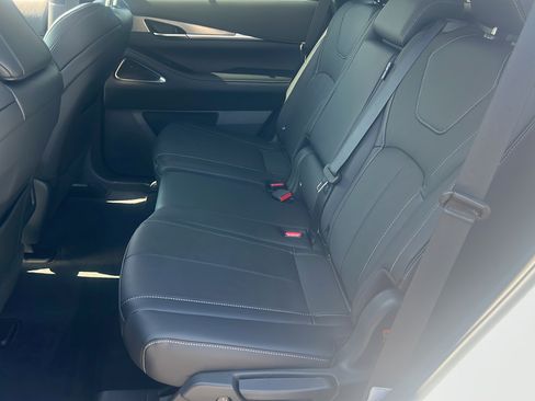 Used 2026 INFINITI QX60 Luxe w/ Cargo Package FWD image 16