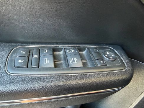 Used 2012 Dodge Charger SE RWD image 15