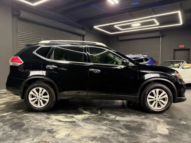 Used 2014 Nissan Rogue SV AWD/4WD image 4