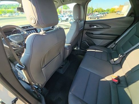Used 2023 Chevrolet TrailBlazer RS w/ Convenience Package FWD image 22