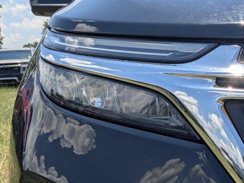 Used 2024 Chevrolet Equinox LT FWD image 11