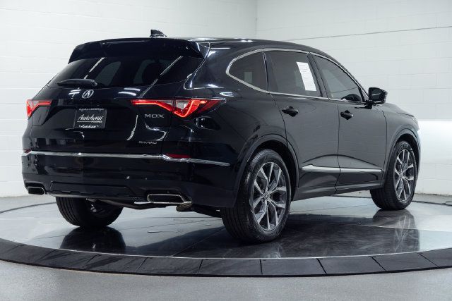 Used 2023 Acura MDX w/ Technology Package AWD/4WD image 10